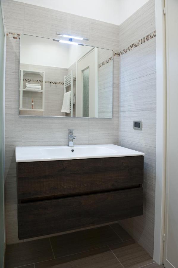 Sungarda Apartment มอนซามบาโน ภายนอก รูปภาพ